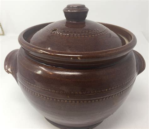 <strong>Pearsons of Chesterfield</strong> stoneware Art <strong>Pottery</strong> range Vase in brown with Sgraffito decoration c. . Pearsons of chesterfield pottery marks